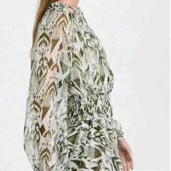 🆕 NWT MISA Los Angeles Crewneck
Printed Mini Mercy dress Size: Small - Picture 8 of 11